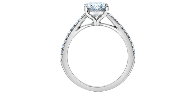 Solitaire oval pavé
